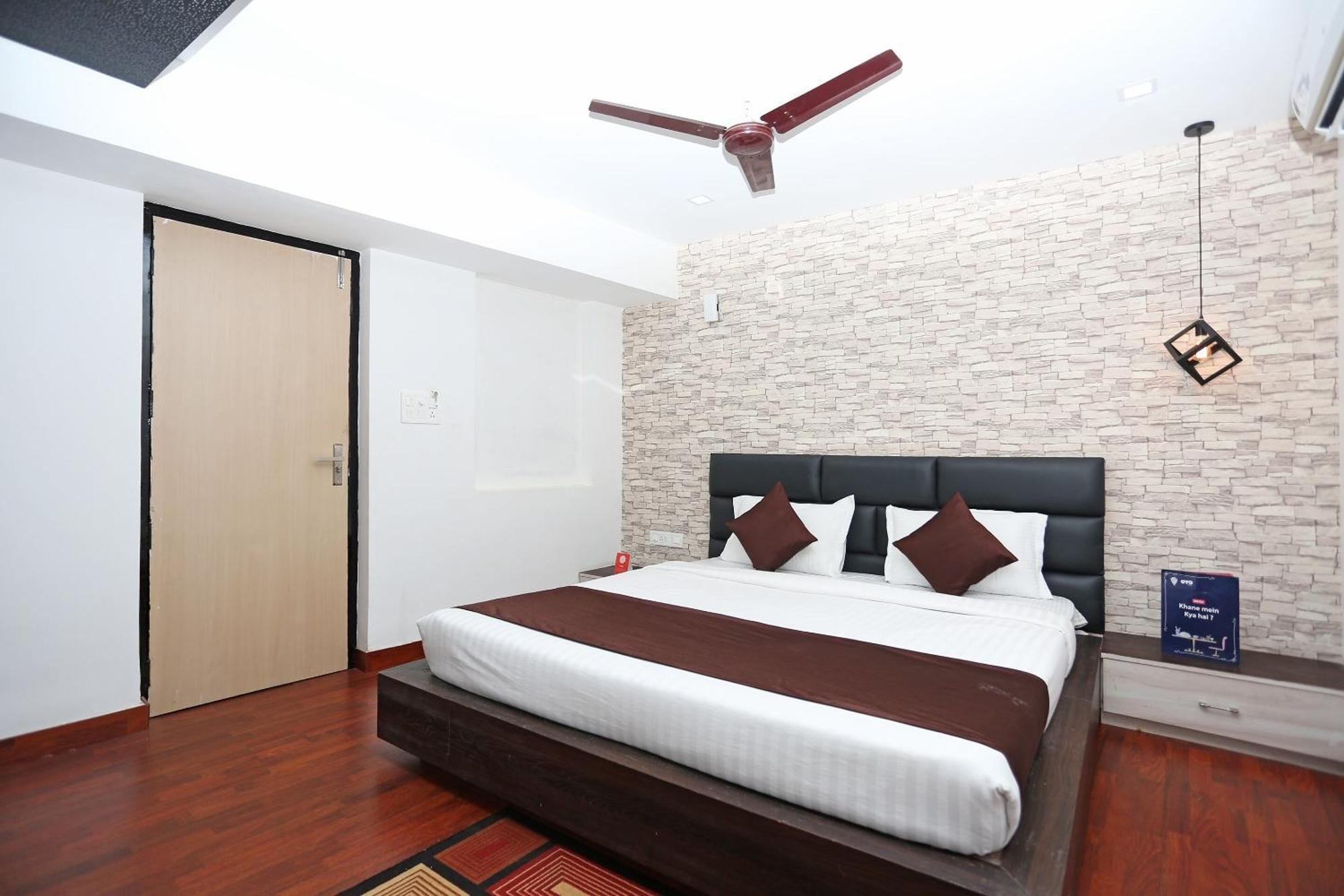 Super Capital O Sai Jagannath Hotel Khandagiri Exterior photo