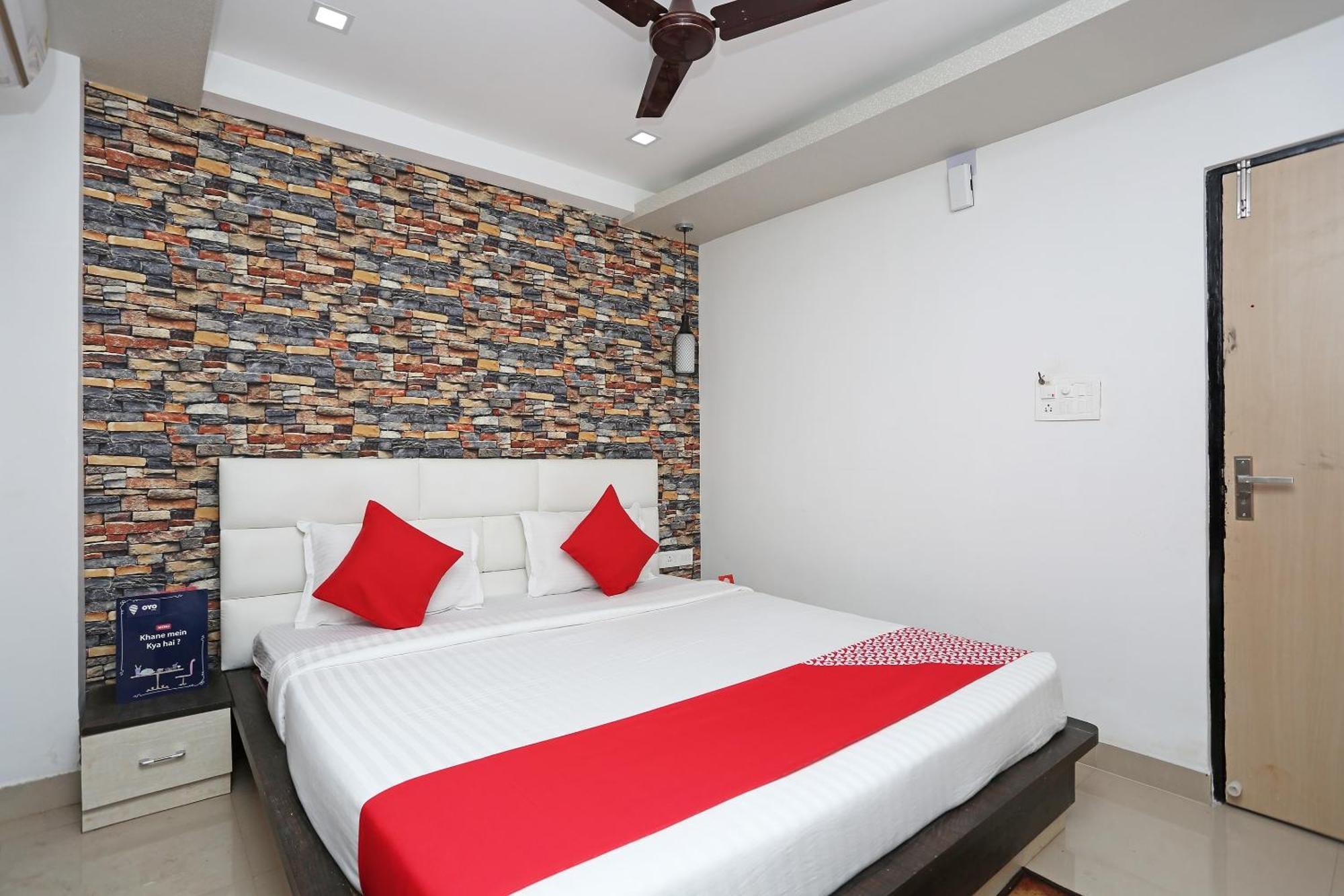 Super Capital O Sai Jagannath Hotel Khandagiri Exterior photo