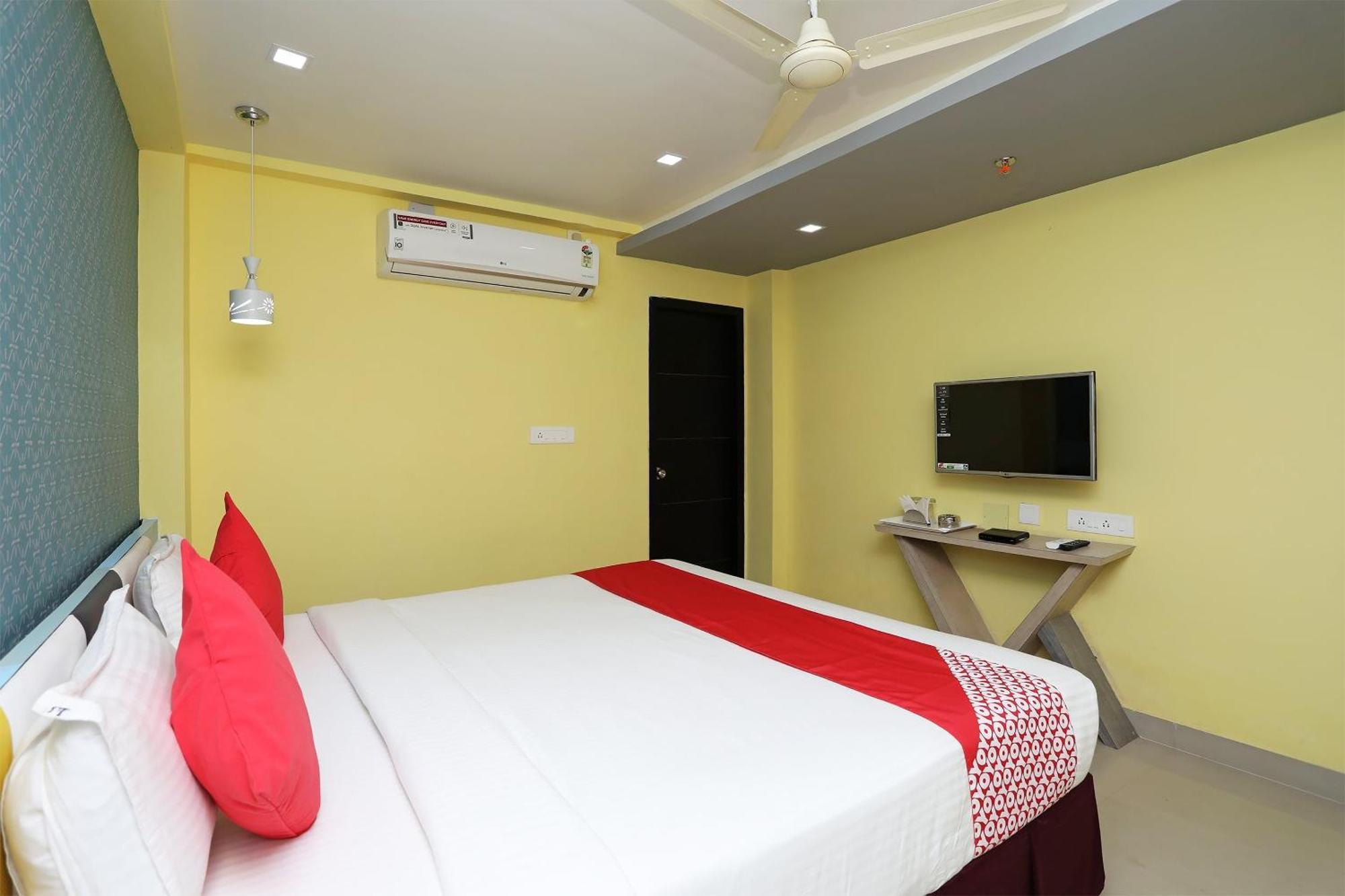 Super Capital O Sai Jagannath Hotel Khandagiri Exterior photo